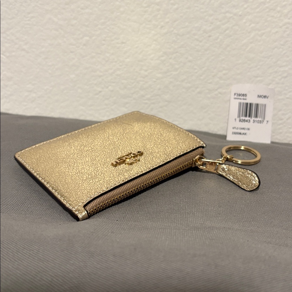 SOLD COACH Gold ID Multi Card Case With Keychain - Picture 3 of 7
